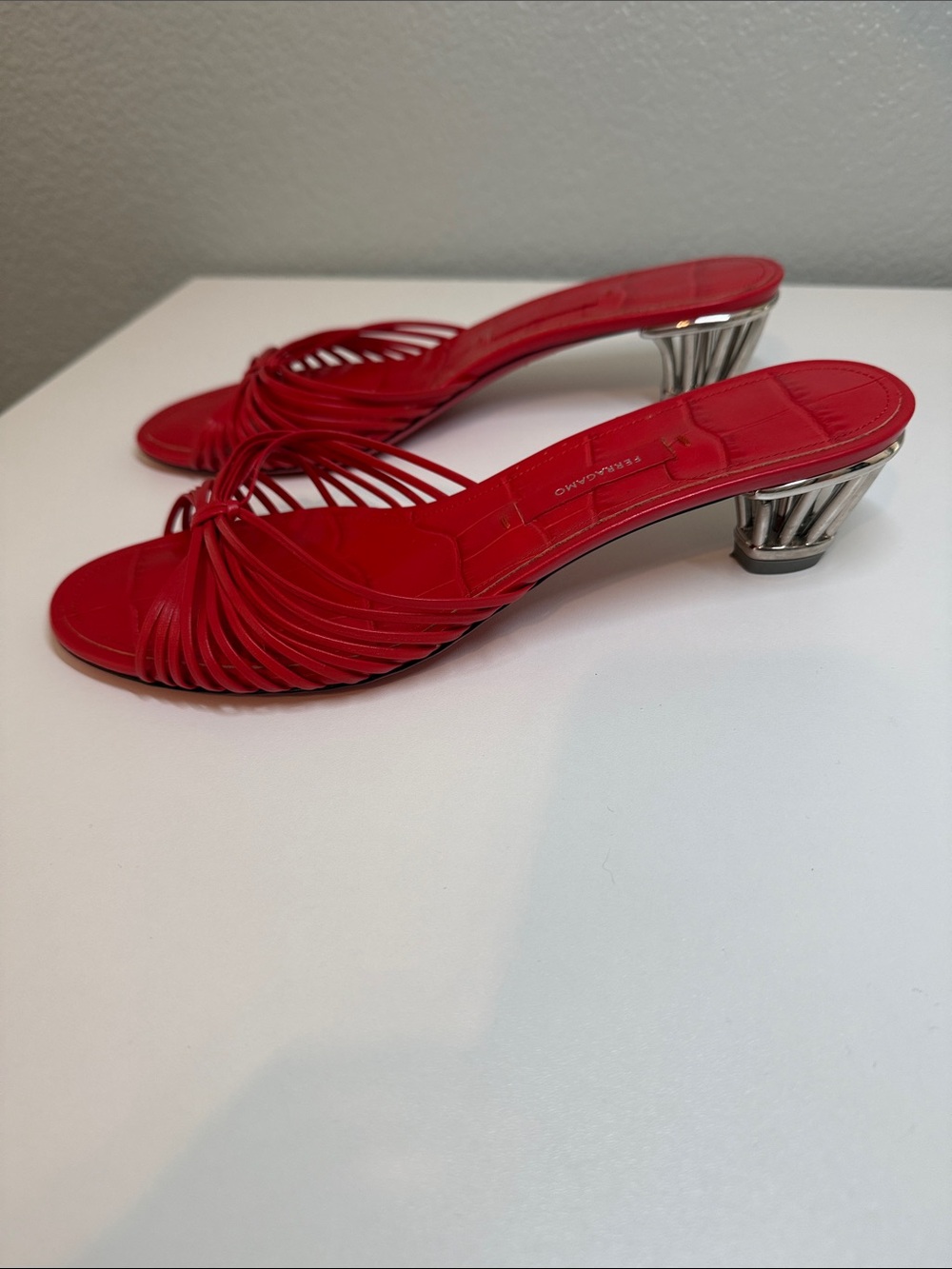 Salvatore Ferragamo Red Leather Knotted Slide Mules - Picture 3 of 8